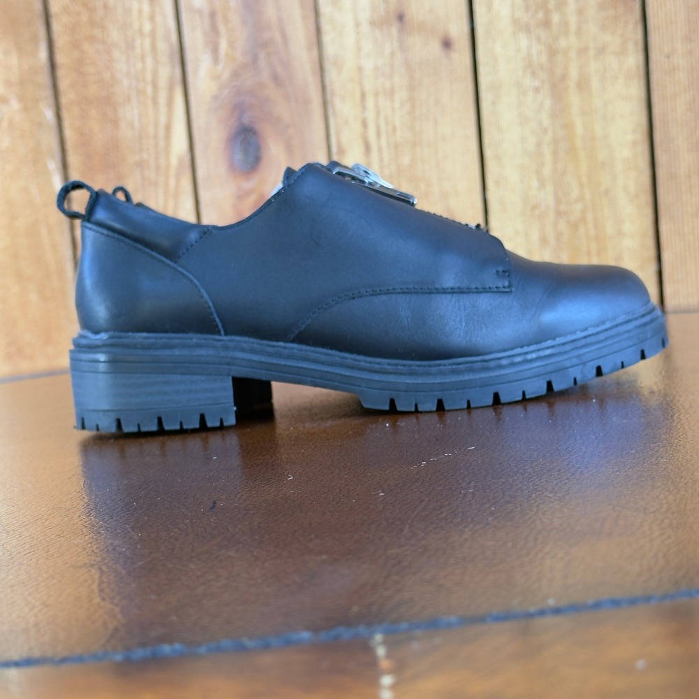 Me Too Piper Black Leather Zip Front Loafers Women's Size 8.5